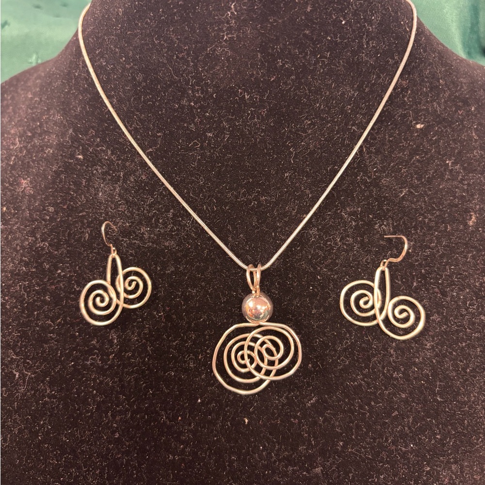 Elegant Silver Swirl Necklace and Earring Set